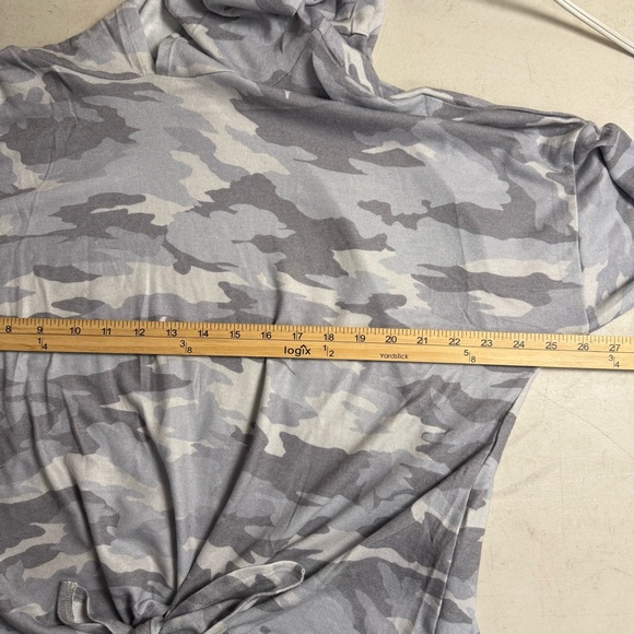 Beyond Yoga gray camo tye-front hoodie XL athleisure NWOT - Picture 7 of 8